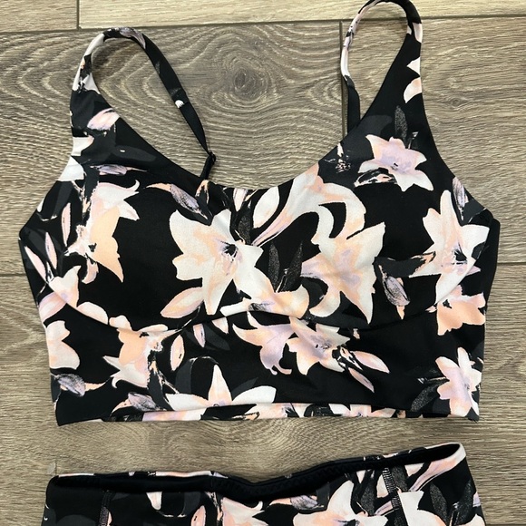 Victoria’s Secret Athleisure Set 2 PC Sport Bra 34D Leggings 8 Pink Black floral - Picture 2 of 5